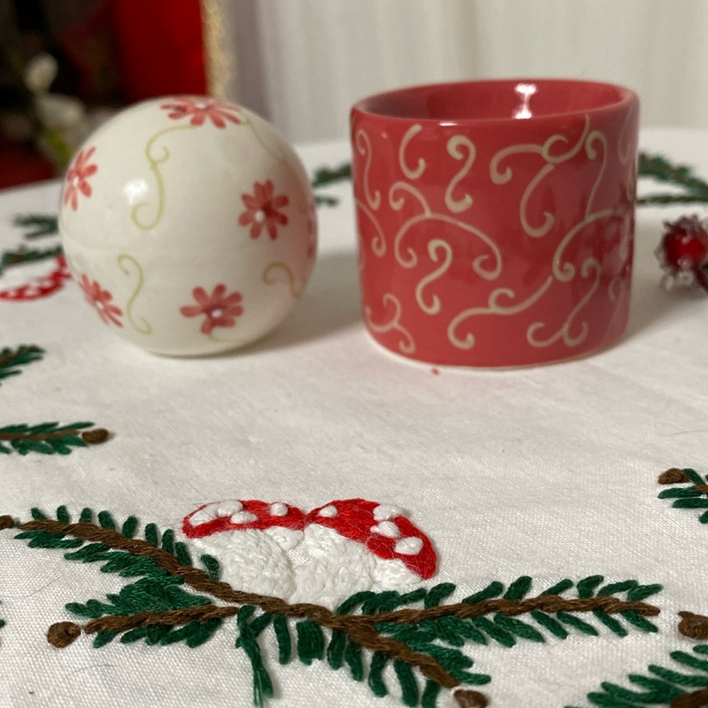 RARE!!!Salt and Pepper Shakers by Ganz